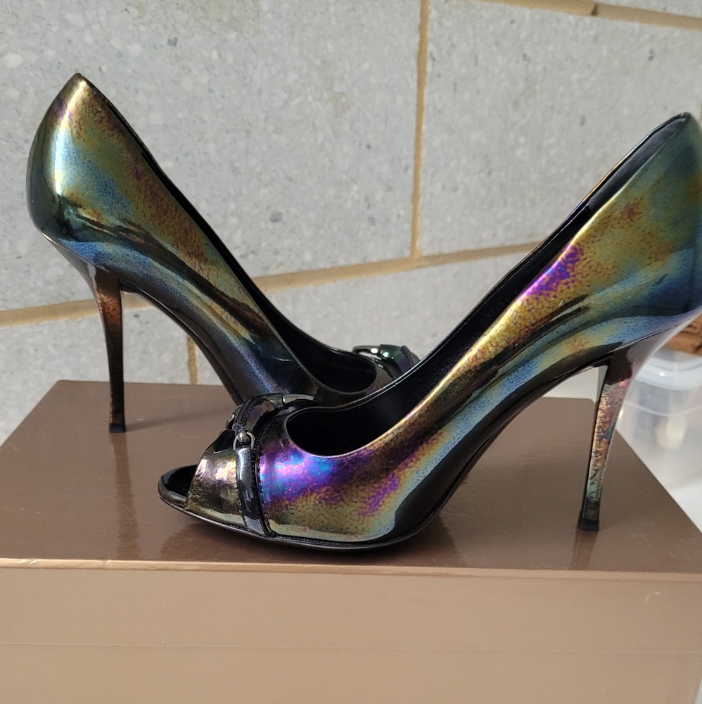 Gucci oxidized patent high heel pumps, 37.5